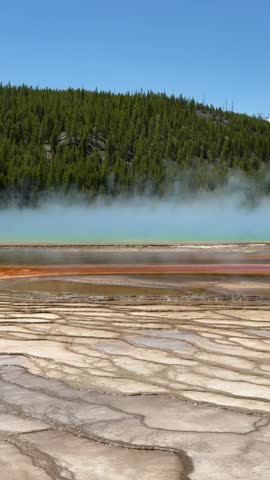 Yellowstone National Park - Grand Prismatic Spring