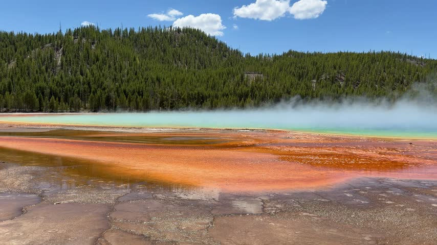 Yellowstone National Park - Grand Prismatic Spring