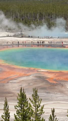 Yellowstone National Park - Grand Prismatic Spring