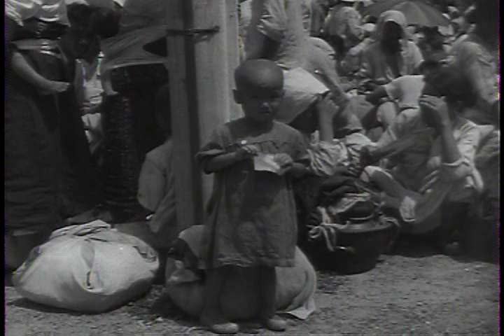 1950s - The 25th infantry division withdraws from Seoul during the Korean War