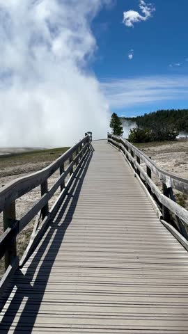Midway Geyser Basin Trail, Yellowstone National Park, Wyoming, USA