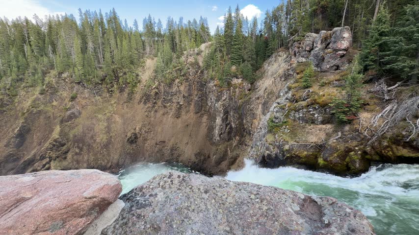 Yellowstone National Park - Yellowstone Upper Falls overlook	