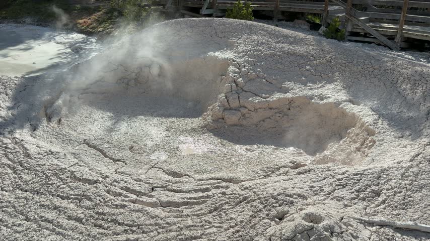 Yellowstone National Park - Bubbling mud pots in Artists Paintpots geothermal area
