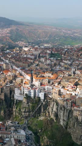 Discover Constantine, Algeria’s breathtaking city of bridges, history, culture, and stunning landscapes.