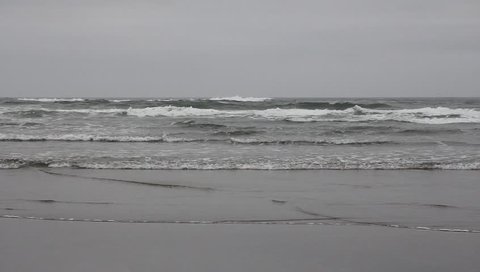 Cannon Beach Oregon at Low Tide with Waves Closeup 1920x1080