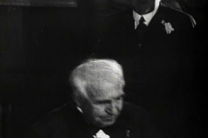1920s - The life of Thomas Edison in 1923. Edison in his laboratory.