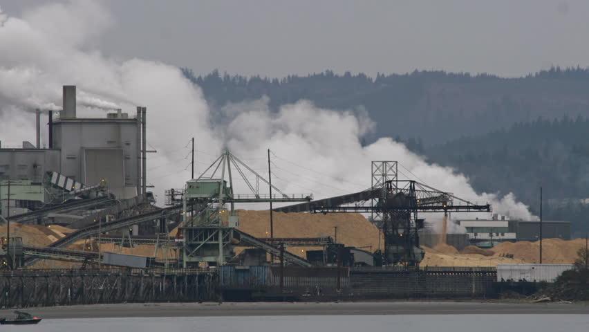 Large industrial complex on Columbia River near Rainier, Oregon