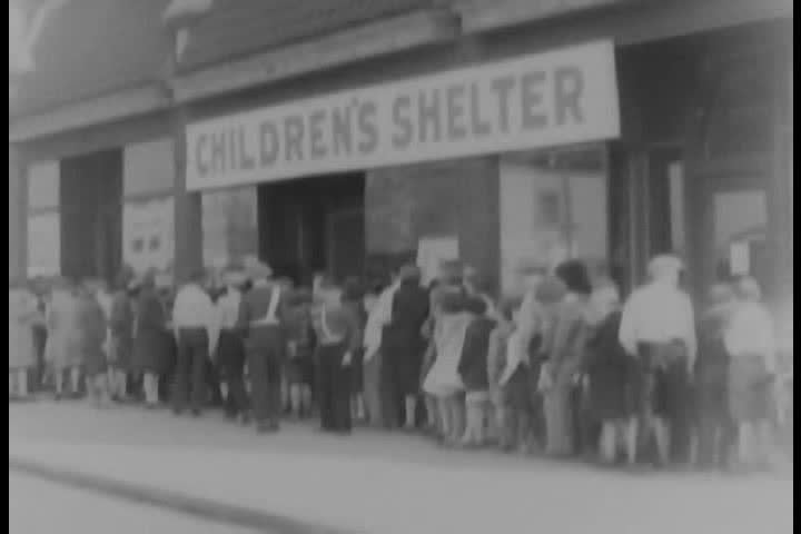 1930s - Poor children are fed by the state in 1931.