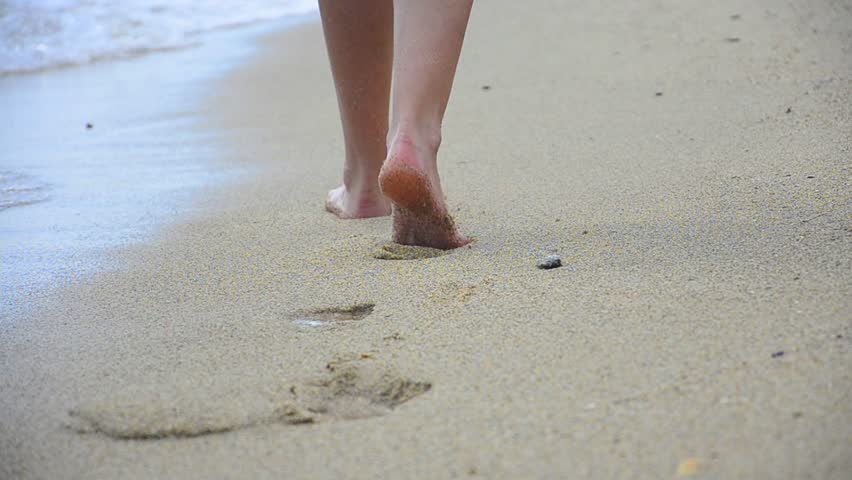 walking on sand, footsteps in sand