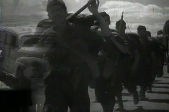 1940s - Captured Italian war film from 1942 shows Italians fighting in Libya in World War Two.