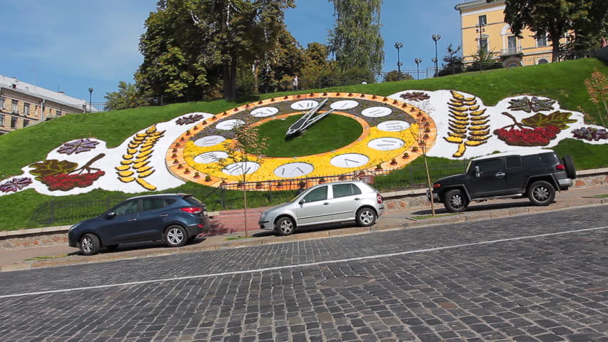 traffic near real flower clock in center of Kiev