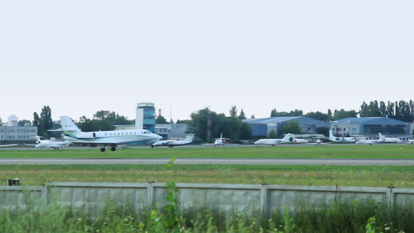 Travel Jet Cessna 680 Citation Sovereign landing