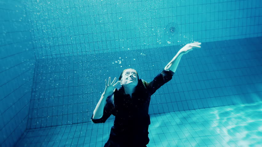Drowning Underwater Vk