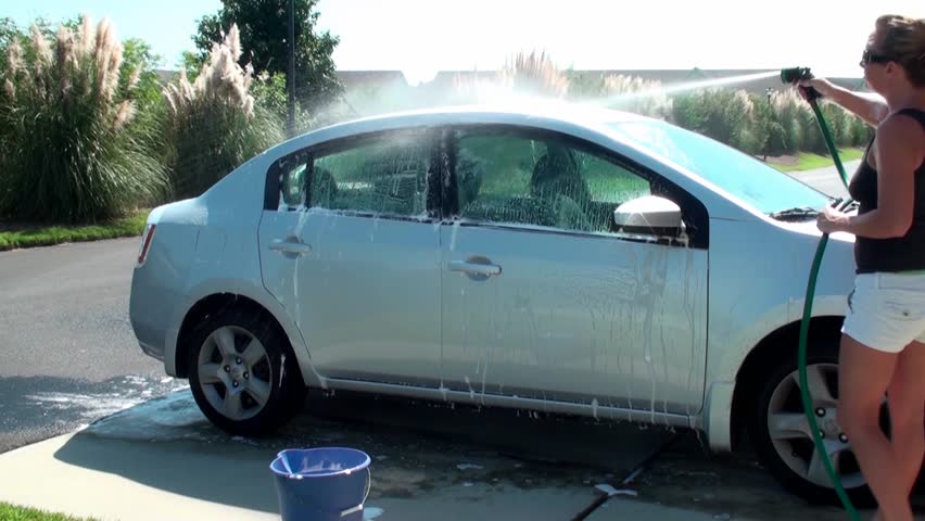 Rinsing All the Soap Suds 스톡 동영상 비디오(100% 로열티 프리) 4604726 | Shutterstock