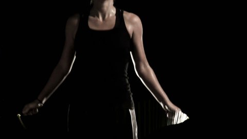 A female athlete trains with a jump rope. स्टॉक वीडियो