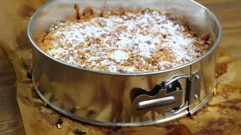 Apple Pie - Freshly Baked. Two crust apple pie with cinnamon made with shortcrust pastry in springform pan. : vidéo de stock