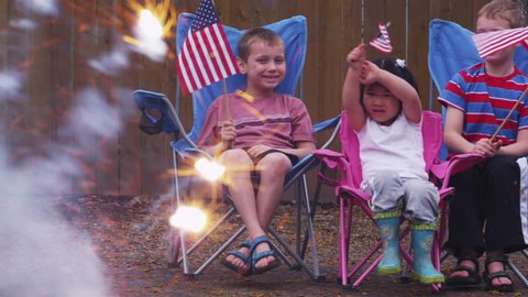 Children celebrating 4th of July Stockvideo