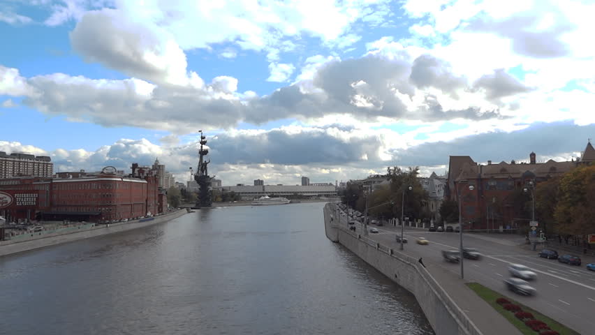 Panoramic View at Moscow and Moskva River with Bersenevskaya and Prechistinskaya Naberezhaya time lapse 