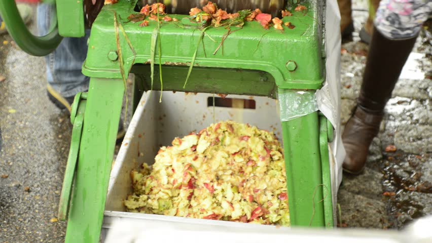 Apple mill crushing apples for apple juice