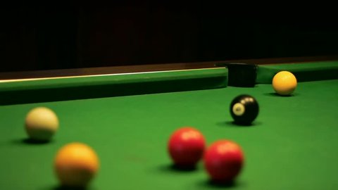 Green Cloth Billiards Pool Table, How To Set Up A Pool Table Red And Yellow