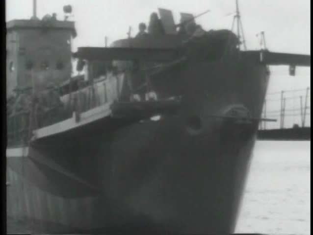 1940s - American troops take New Britain island during World War Two.