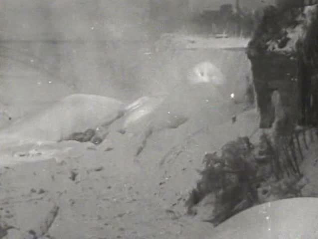 1910s - A frozen Niagara Falls in the dead of winter, 1919.