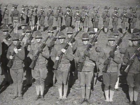 1910s - The army is trained for combat in World War One. Vídeo Stock