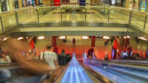 Zooming pedestrian traffic time lapse in Paris subway station using fisheye lens.