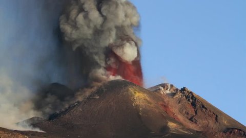 Eruption Etna - Lava fountanins in October 2013