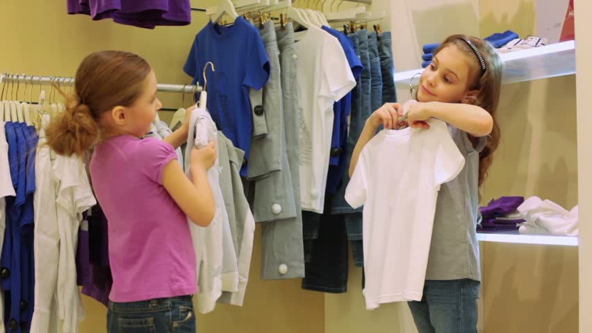 Change clothes video. Kids change clothes. Girl trying clothes. Girl change clothes. Clothes shop children try on.