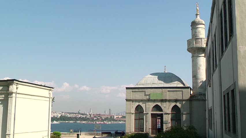 ISTANBUL,TURKEY,SEPTEMBER 20 2013: Topkapi Palace is a museum in Istanbul. Every