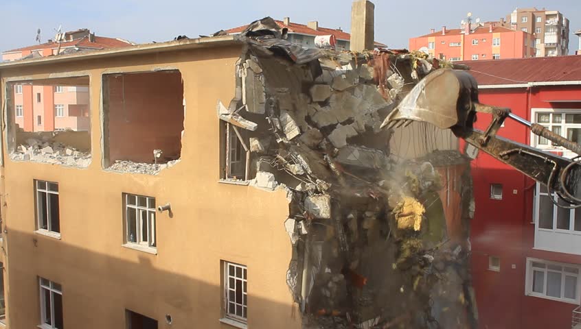 House demolition. Turkey sits on a vulnerable fault line and most buildings in