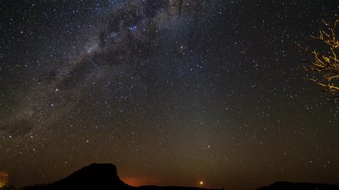 Beautiful 4K ULTRA HD 30fps timelapse of the moon and venus followed by the Milky way, seen from Isalo, Madagascar