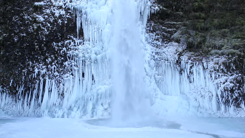 Horsetail Falls Frozen in Winter along Columbia River Gorge Portland Oregon 1920x1080