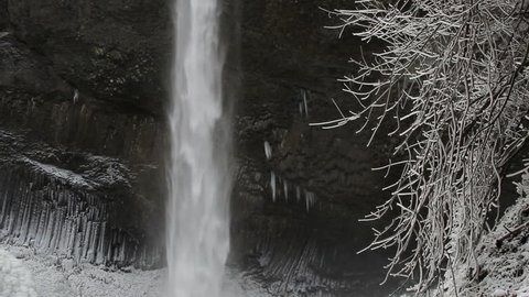 Latourell Falls Frozen in Winter along Columbia River Gorge Portland Oregon 1920x1080