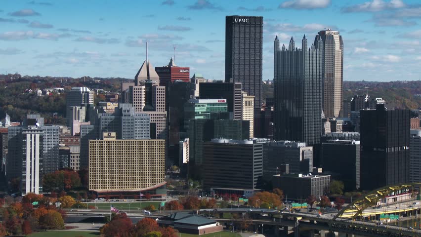 A slow zoom out view of Pittsburgh, Pennsylvania. In 4K UltraHD.
