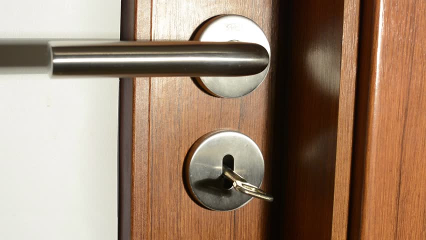 interior door knob with key lock