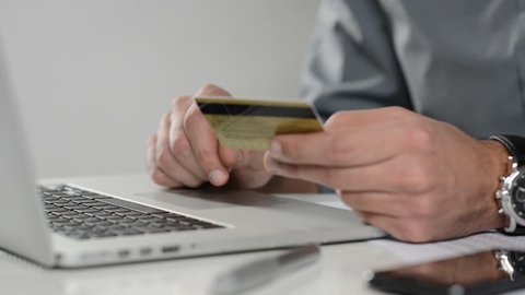 Shopping online: Making a payment with a credit card	