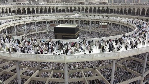 Kaaba Mecca Hajj Muslim people crowd praying