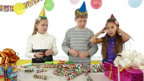 kids during birthday party, counting out game