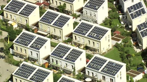 Houses with solar power panels in Germany - Estate with solar panels on roofs of houses in Germany Stockvideo