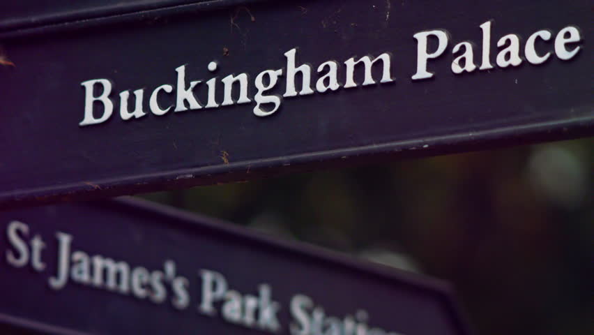 Buckingham Palace sign