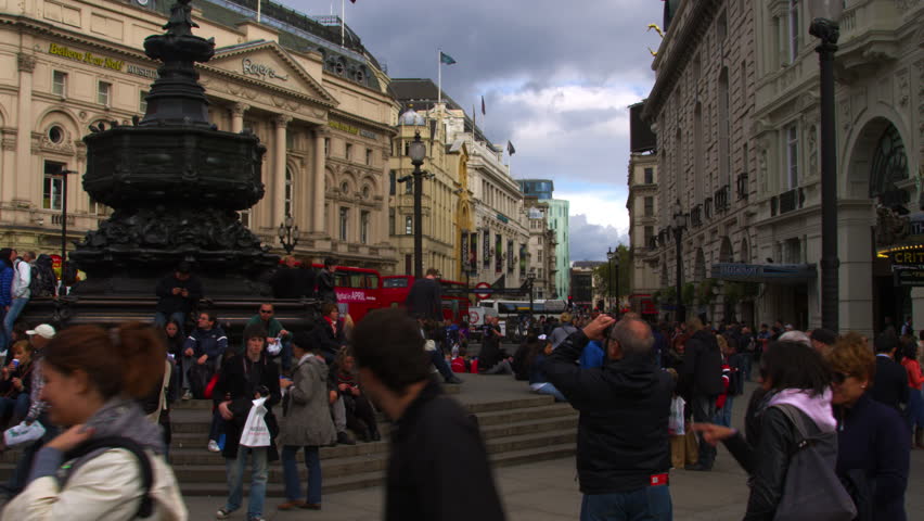 LONDON, UK - OCTOBER 7, 2011: Crowded Piccadilly Circus.