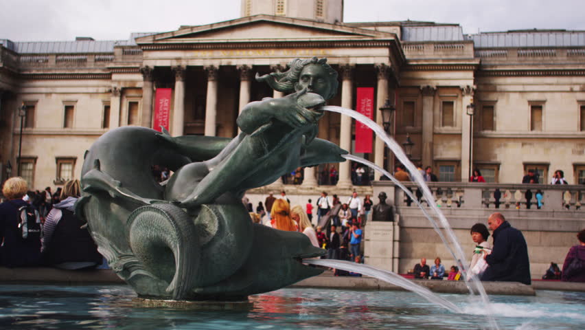 LONDON, UK - OCTOBER 9, 2011: Fountain in front of London National Gallery.