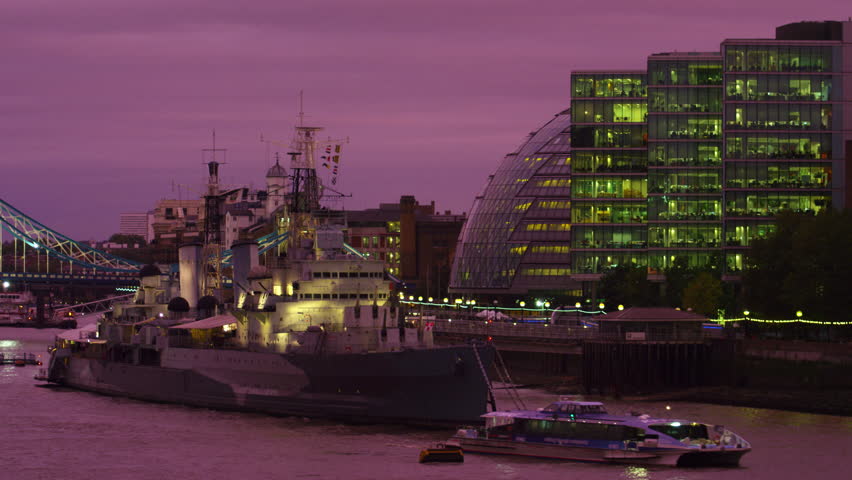 LONDON, UK - OCTOBER 10, 2011: Boats anchored by the city hall in London