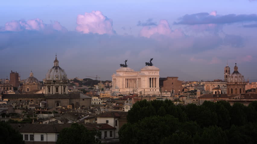 Time lapse of night falling on the Victor Emmanuel II monument