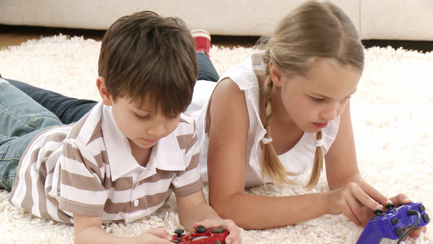 Видео подростки играют в карты игровые автоматы играть в демо