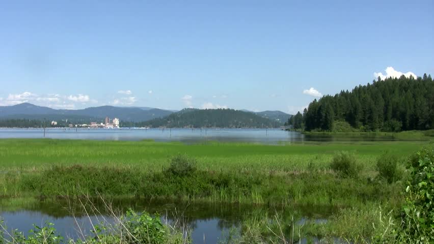 A slow pan from right to left, followed b a slow pan from left to right across Lake Coeur D