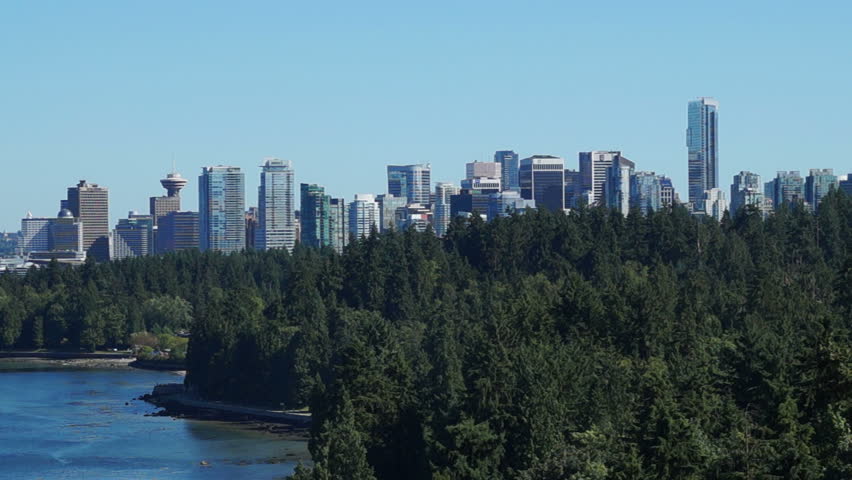 Big City Skyline behind a forest (Vancouver): Telephoto