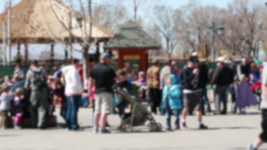 Families having a nice day at the zoo